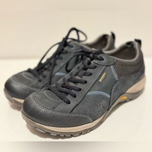 Dansko Paisley Wide Women’s 37 US 6.5 Navy Waterproof Sneakers Comfort Shoes